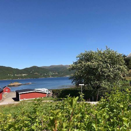 Ola Bua Near The Atlantic Road Lägenhet Lyngstad Exteriör bild